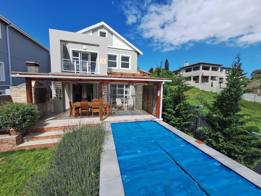 2 Bedroom Property for Sale in Wavecrest Eastern Cape